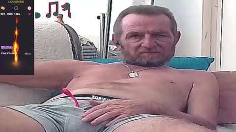 Snapshot of forexxxx_man chatting on 12/31/24, 11:31 doc online show from 12/31/24, 11:31
