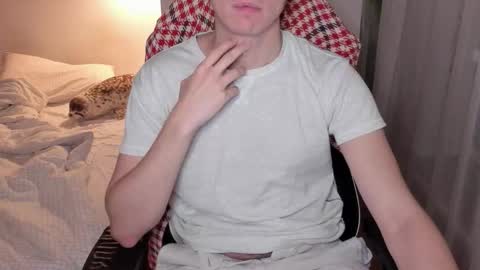 Snapshot of forrest_grump chatting on 11/08/25, 04:23 Dean online show from 11/08/25, 04:23