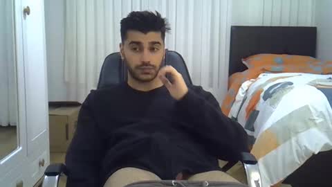 Snapshot of fortiori8 chatting on 11/11/25, 05:24 fortiori8 online show from 11/11/25, 05:24