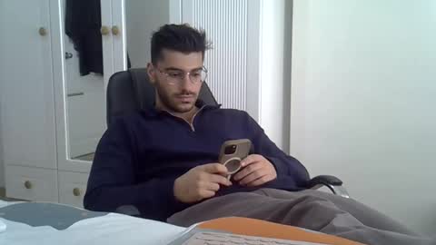 Snapshot of fortiori8 chatting on 11/13/25, 01:21 fortiori8 online show from 11/13/25, 01:21