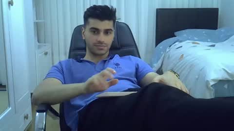 Snapshot of fortiori8 chatting on 11/22/25, 06:18 fortiori8 online show from 11/22/25, 06:18