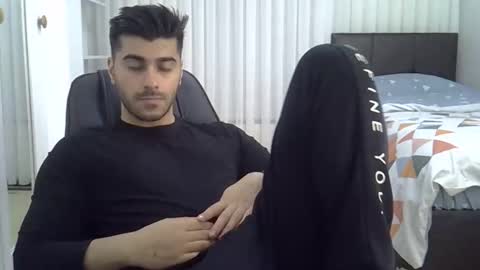 Snapshot of fortiori8 chatting on 11/25/25, 07:25 fortiori8 online show from 11/25/25, 07:25