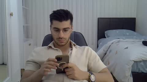 Snapshot of fortiori8 chatting on 11/30/25, 08:24 fortiori8 online show from 11/30/25, 08:24