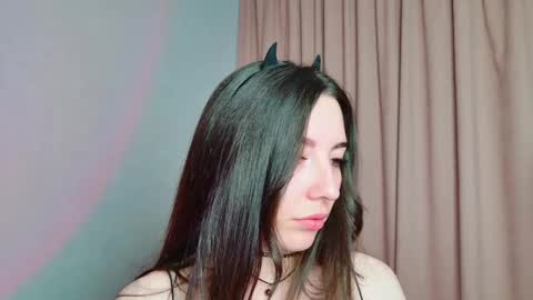 Snapshot of foryoureyesonly__ chatting on 10/22/25, 01:17 Lily online show from 10/22/25, 01:17
