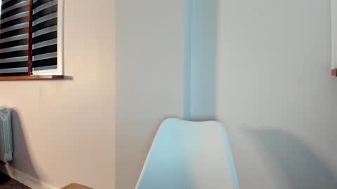 Snapshot of fox_beauty chatting on 10/14/25, 01:06 Kira online show from 10/14/25, 01:06