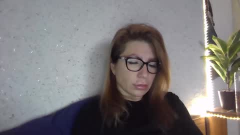 fox_red_lady7 online show from 02/09/25, 07:49