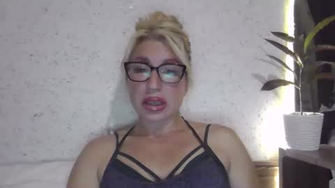 Snapshot of fox_red_lady7 chatting on 10/02/25, 07:43 fox_red_lady7 online show from 10/02/25, 07:43