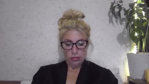 Snapshot of fox_red_lady7 chatting on 10/04/25, 07:34 fox_red_lady7 online show from 10/04/25, 07:34