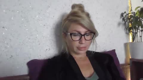 Snapshot of fox_red_lady7 chatting on 10/26/25, 06:41 fox_red_lady7 online show from 10/26/25, 06:41