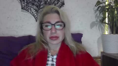 Snapshot of fox_red_lady7 chatting on 11/04/25, 09:36 fox_red_lady7 online show from 11/04/25, 09:36