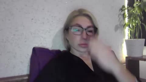 Snapshot of fox_red_lady7 chatting on 11/07/25, 07:47 fox_red_lady7 online show from 11/07/25, 07:47