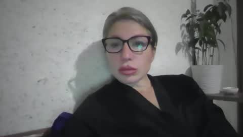 Snapshot of fox_red_lady7 chatting on 11/13/25, 07:57 fox_red_lady7 online show from 11/13/25, 07:57