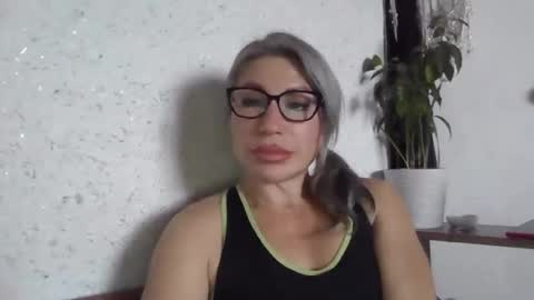 Snapshot of fox_red_lady7 chatting on 11/14/25, 11:20 fox_red_lady7 online show from 11/14/25, 11:20