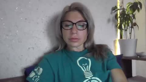 Snapshot of fox_red_lady7 chatting on 11/15/25, 05:49 fox_red_lady7 online show from 11/15/25, 05:49