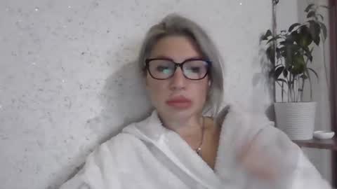 Snapshot of fox_red_lady7 chatting on 11/16/25, 12:11 fox_red_lady7 online show from 11/16/25, 12:11