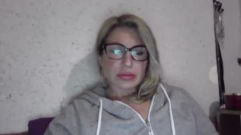fox_red_lady7 online show from 02/07/26, 03:38