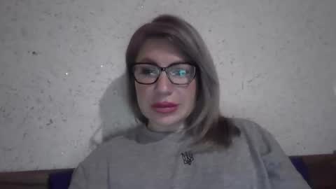 fox_red_lady7 online show from 02/13/26, 10:06