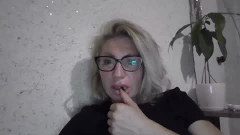 fox_red_lady7 online show from 05/08/26, 07:30