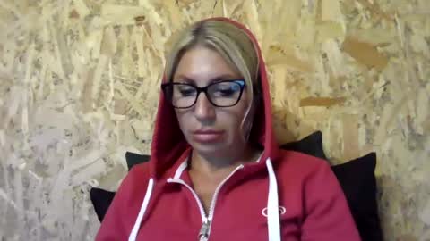 fox_red_lady7 online show from 07/10/26, 04:42