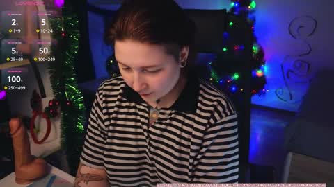 Snapshot of foxgirlandmerguis chatting on 12/25/24, 11:33 Belinda online show from 12/25/24, 11:33
