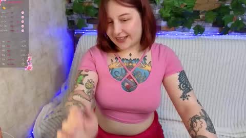 Snapshot of foxgirlandmerguis chatting on 09/29/25, 01:05 Belinda online show from 09/29/25, 01:05