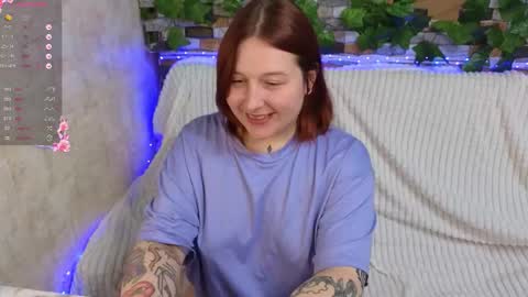 Snapshot of foxgirlandmerguis chatting on 10/06/25, 05:10 Belinda online show from 10/06/25, 05:10