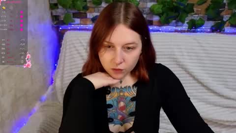 Snapshot of foxgirlandmerguis chatting on 10/19/25, 11:33 Belinda online show from 10/19/25, 11:33