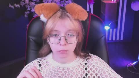 Snapshot of foxxxypolly chatting on 05/26/26, 05:47 Polly online show from 05/26/26, 05:47