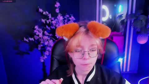 Snapshot of foxxxypolly chatting on 05/30/26, 05:37 Polly online show from 05/30/26, 05:37