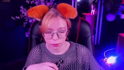 Snapshot of foxxxypolly chatting on 06/01/26, 05:20 Polly online show from 06/01/26, 05:20