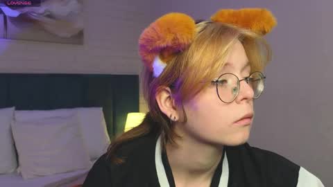 Snapshot of foxxxypolly chatting on 06/05/26, 07:03 Polly online show from 06/05/26, 07:03