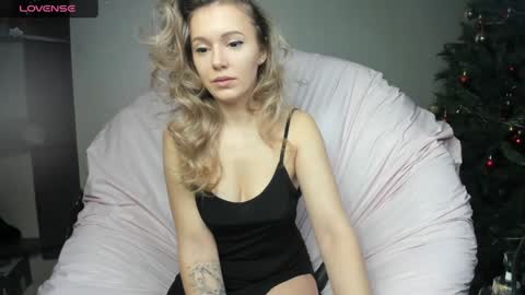 Foxy online show from 12/25/24, 09:13