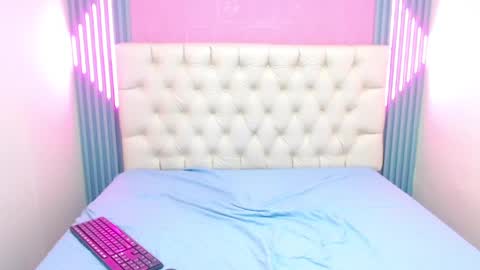 Ella online show from 02/10/25, 06:24