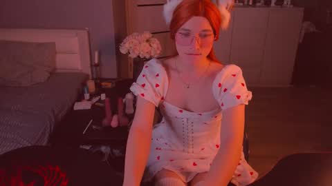 Snapshot of foxy_jpg chatting on 10/26/25, 09:53 Sue online show from 10/26/25, 09:53