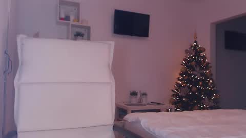 Adela - Single mom. 40 y online show from 12/16/25, 07:35