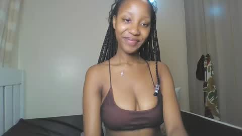 Snapshot of foxyatmidnite chatting on 05/29/26, 02:04 foxyatmidnite online show from 05/29/26, 02:04