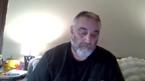 Snapshot of foxyfang chatting on 10/28/25, 03:47 foxyfang online show from 10/28/25, 03:47