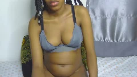 foxypennyy online show from 09/28/25, 02:55