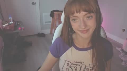 Snapshot of foxyredddd chatting on 05/10/26, 01:16 beautiful blair online show from 05/10/26, 01:16