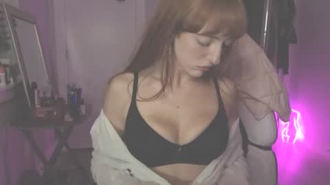 Snapshot of foxyredddd chatting on 05/12/26, 08:00 beautiful blair online show from 05/12/26, 08:00