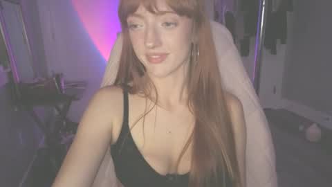 Snapshot of foxyredddd chatting on 05/22/26, 05:47 beautiful blair online show from 05/22/26, 05:47