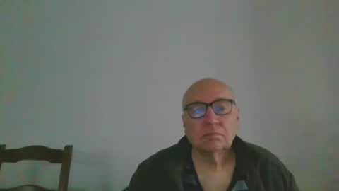Snapshot of fra94 chatting on 10/22/25, 12:27 fra94 online show from 10/22/25, 12:27