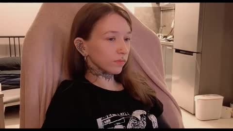 Snapshot of fran_bow chatting on 10/31/25, 01:01 fran_bow online show from 10/31/25, 01:01