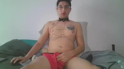 Snapshot of fran_boy chatting on 12/13/25, 07:53 fran online show from 12/13/25, 07:53