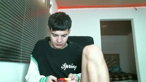 franccesco_699 online show from 12/28/24, 04:52