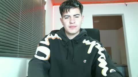 franccesco_699 online show from 12/29/24, 06:05
