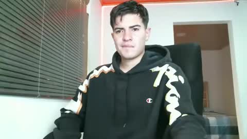 franccesco_699 online show from 12/30/24, 04:40
