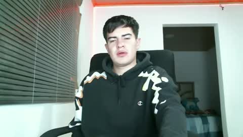 franccesco_699 online show from 01/05/25, 11:33