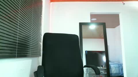 franccesco_699 online show from 01/14/25, 04:40
