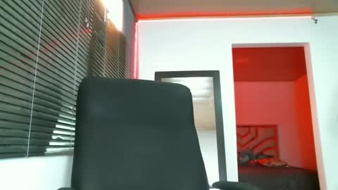 franccesco_699 online show from 02/03/25, 06:28